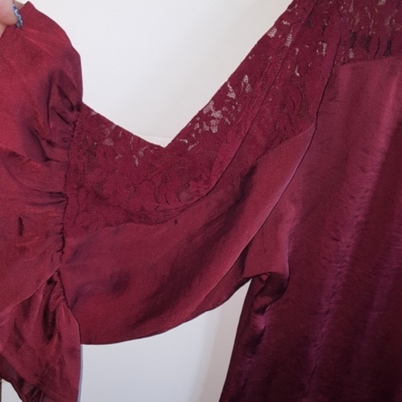 Glance Red Lace Blouse - Picture 3 of 6